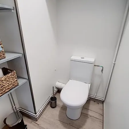Jl Port Apartment